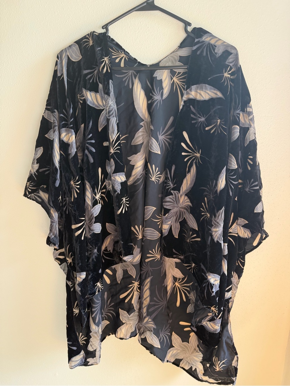 Black Floral Velvet Kimono Cardigan